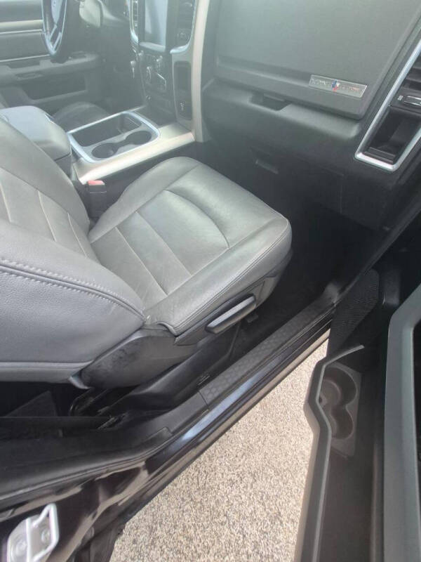 2016 RAM 1500 SLT