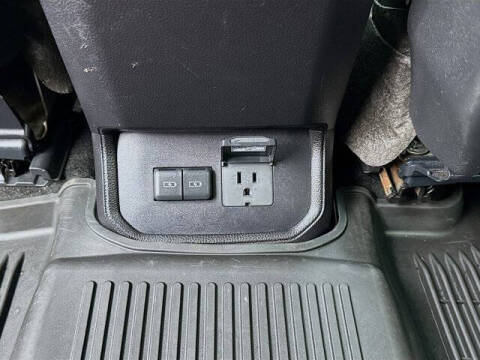 2023 Toyota Highlander Hybrid Bronze Edition