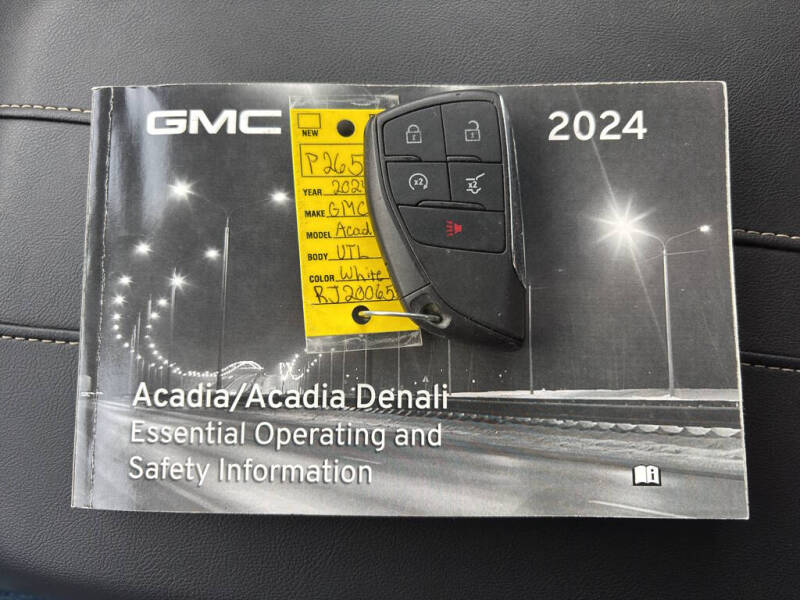 2024 GMC Acadia Elevation