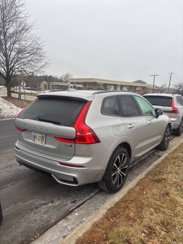 2025 Volvo XC60 B5 Plus Dark Theme