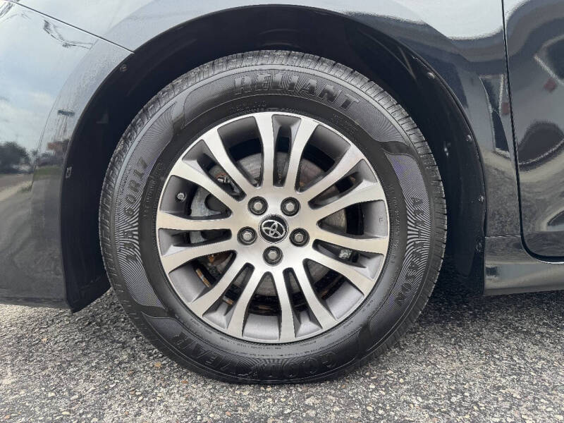 2020 Toyota Sienna XLE 8-Passenger