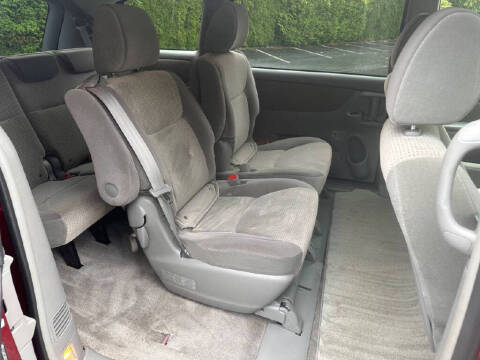 2010 Toyota Sienna LE 7-Passenger