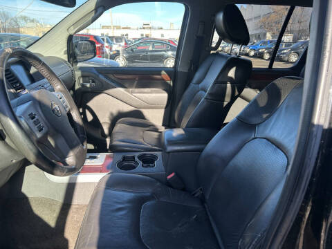 2012 Nissan Pathfinder LE