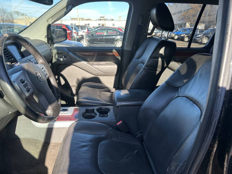 2012 Nissan Pathfinder LE