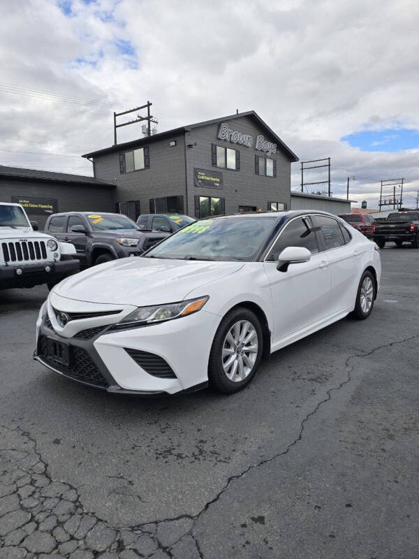 2020 Toyota Camry SE's photo