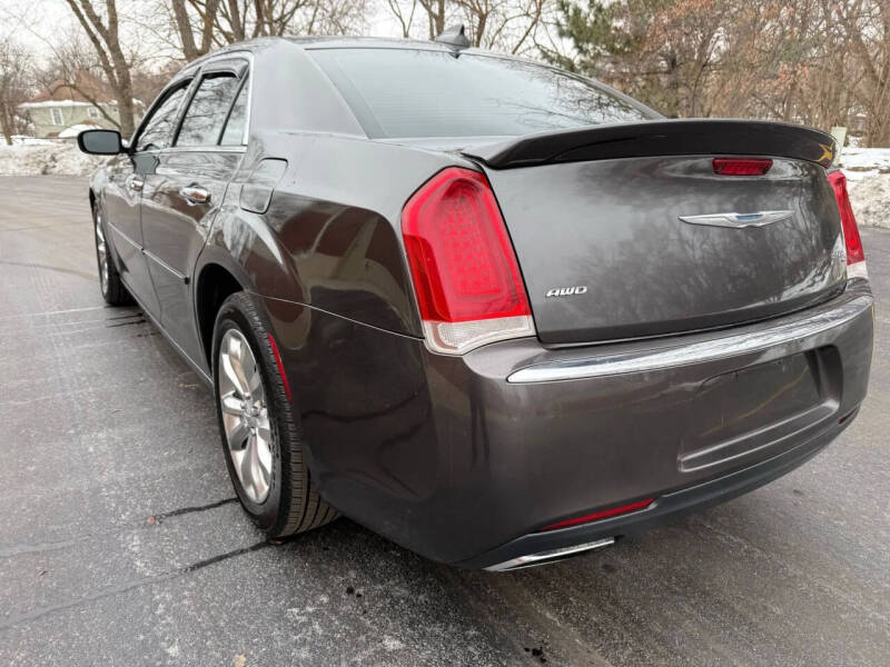 2017 Chrysler 300 C