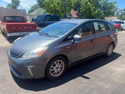 2012 Toyota Prius v Five