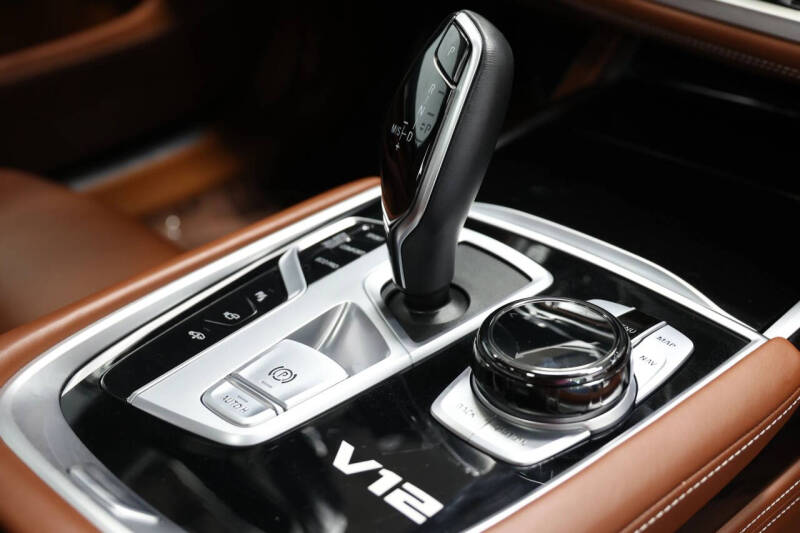 2022 BMW 7 Series M760i xDrive