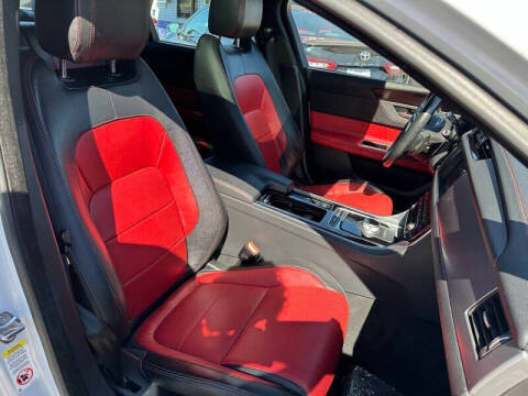 2016 Jaguar XF R-Sport