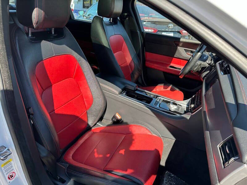 2016 Jaguar XF R-Sport