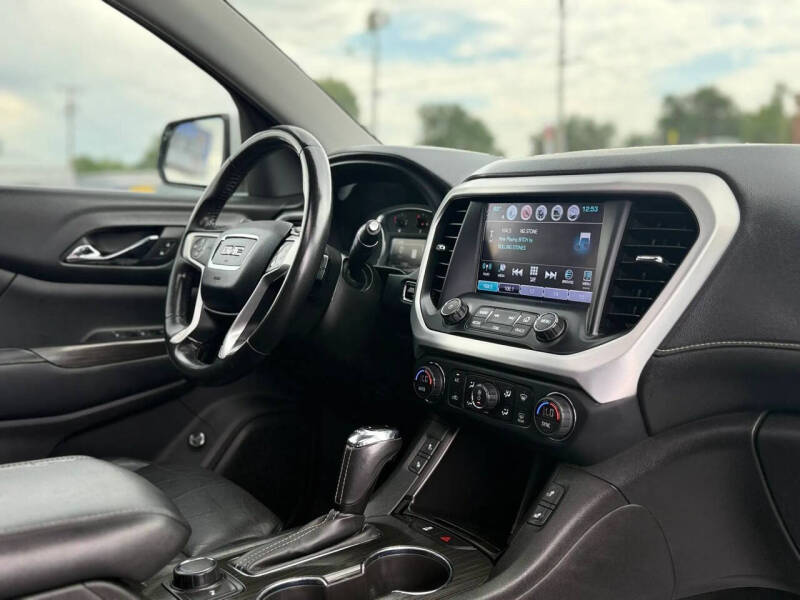 2017 GMC Acadia SLT-1