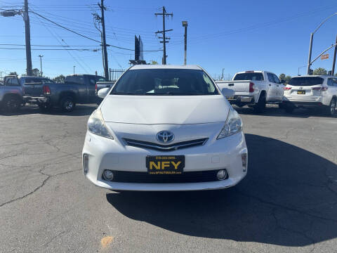 2013 Toyota Prius v Five
