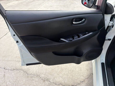2022 Nissan LEAF SV