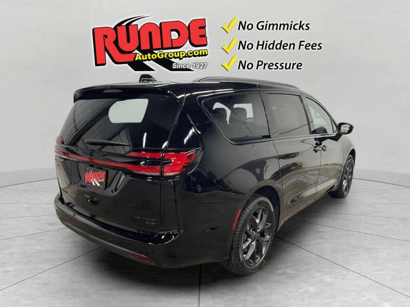 2027 Chrysler Pacifica Limited