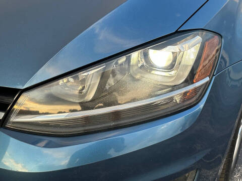 2015 Volkswagen Golf TDI SE