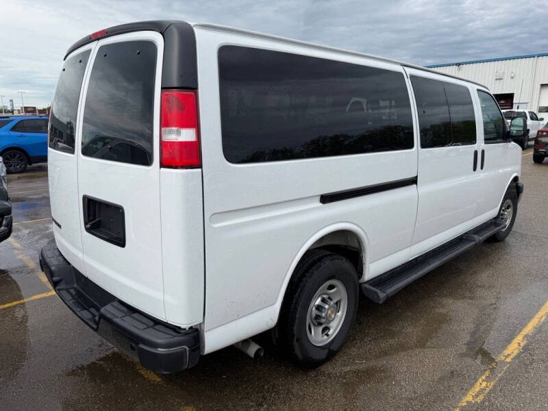 2025 Chevrolet Express LT 3500