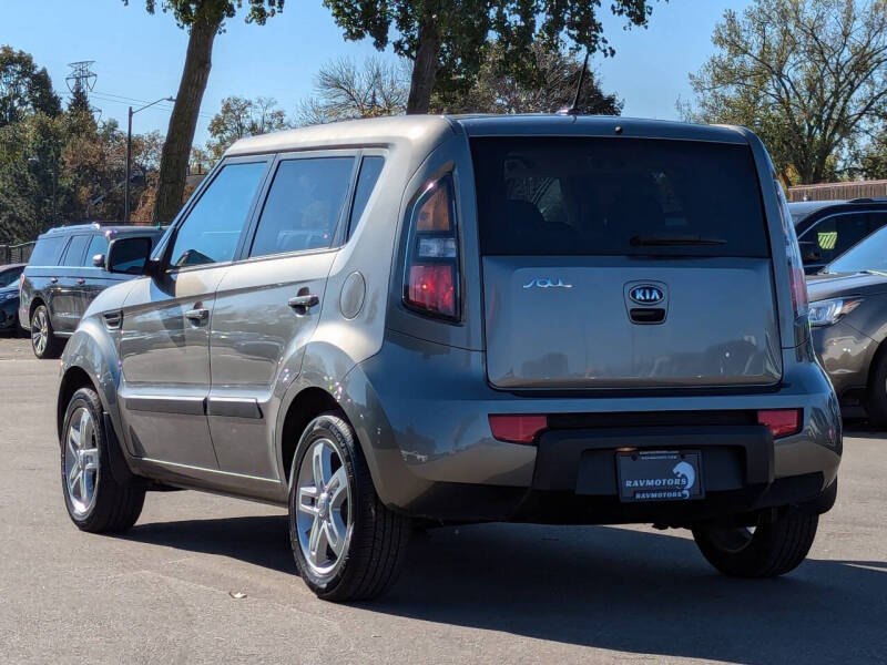 2011 Kia Soul +