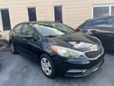 2015 Kia Forte for sale at Lamberti Auto Collection in Plantation FL