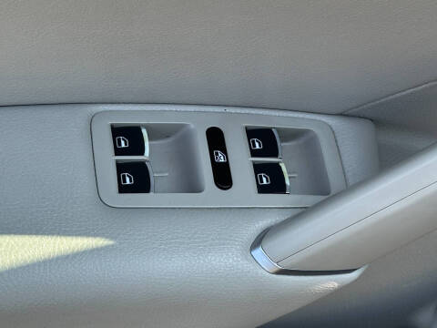 2017 Volkswagen Passat 1.8T R-Line