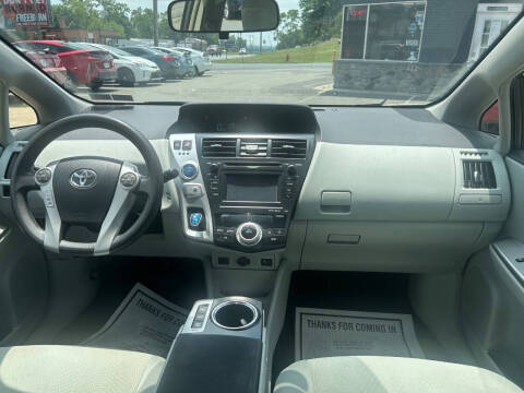 2013 Toyota Prius v Three
