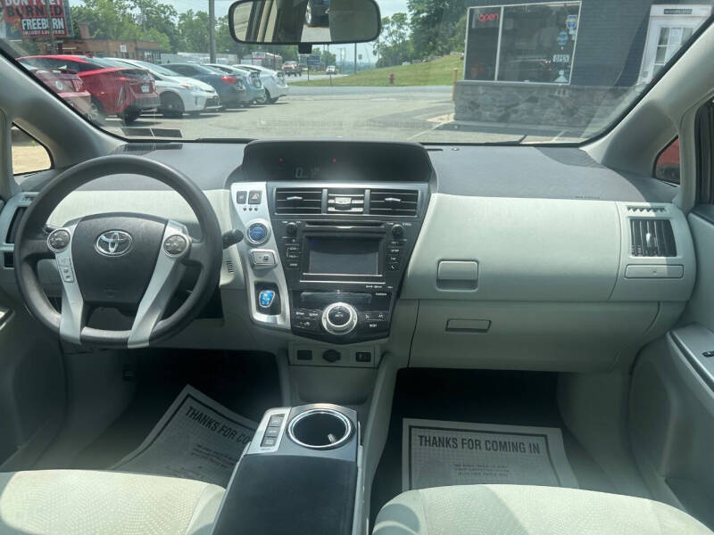 2013 Toyota Prius v Three