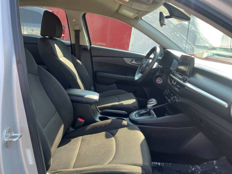 2019 Kia FORTE LXS photo 8