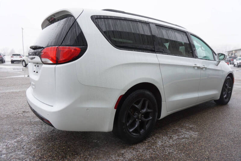 2020 Chrysler Pacifica Touring L Plus