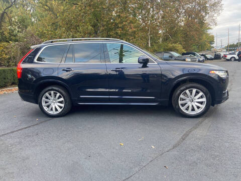 2016 Volvo XC90 T6 Momentum