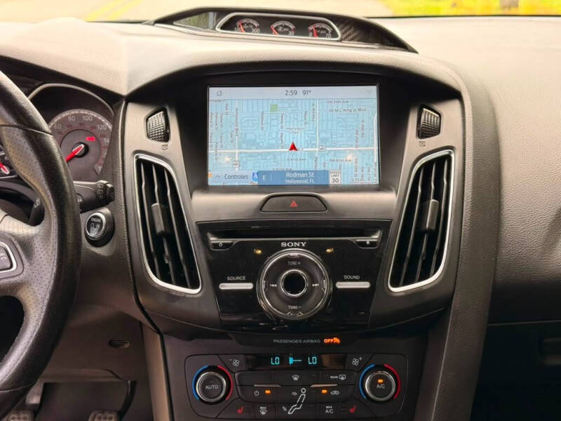 2017 Ford Focus ST