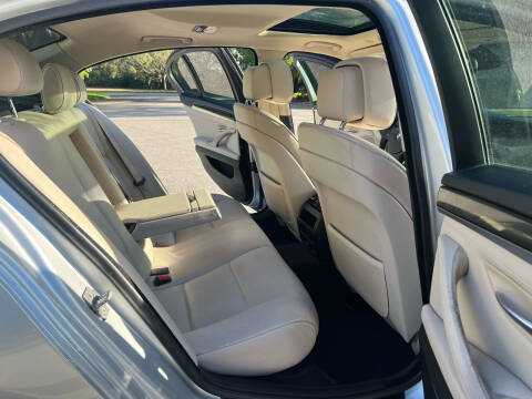 2012 BMW 5 Series 528i