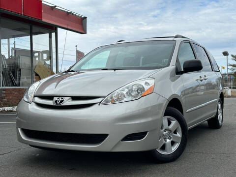 2010 Toyota Sienna for sale at MAGIC AUTO SALES in Little Ferry NJ