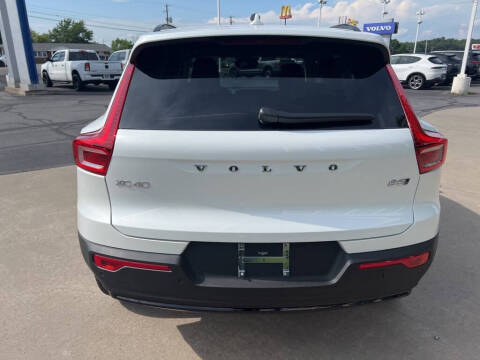 2026 Volvo XC40 B5 Core