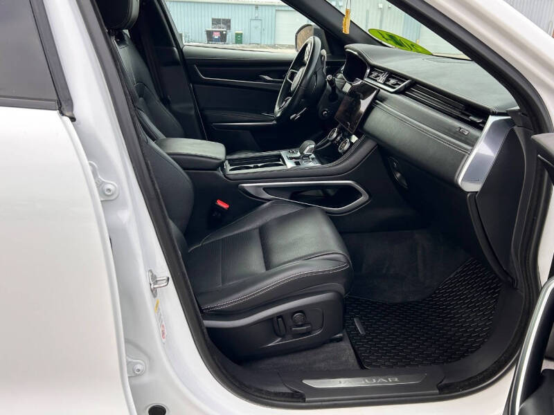 2024 Jaguar F-PACE P250 R-Dynamic S