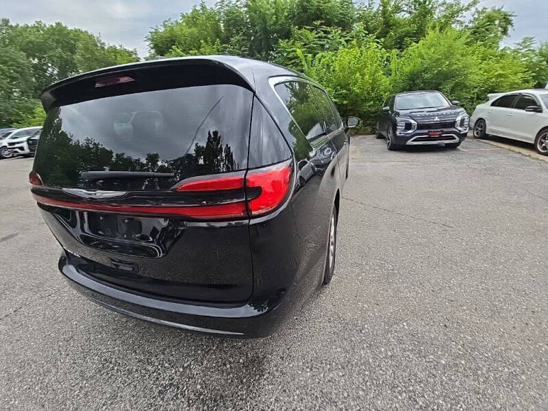 2024 Chrysler Pacifica Touring L