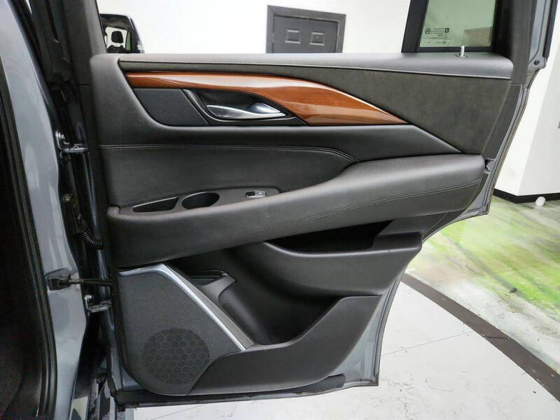 2020 Cadillac Escalade Luxury