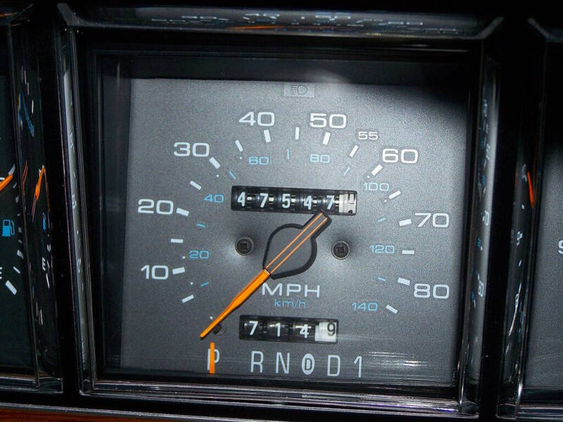 1988 Lincoln Town Car Signature