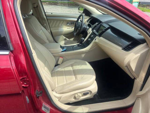 2017 Ford Taurus SEL