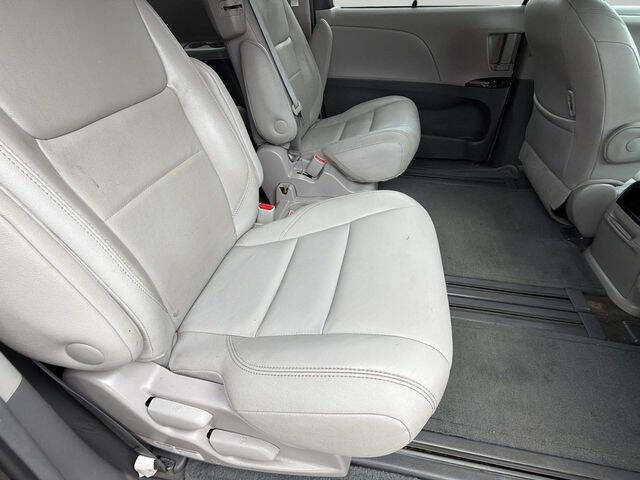 2017 Toyota Sienna Limited 7-Passenger