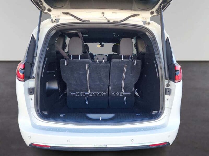 2023 Chrysler Pacifica Touring