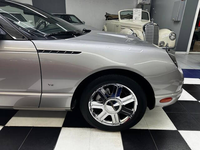 2004 Ford Thunderbird Deluxe