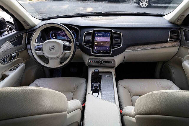 2024 Volvo XC90 B5 Plus Bright Theme