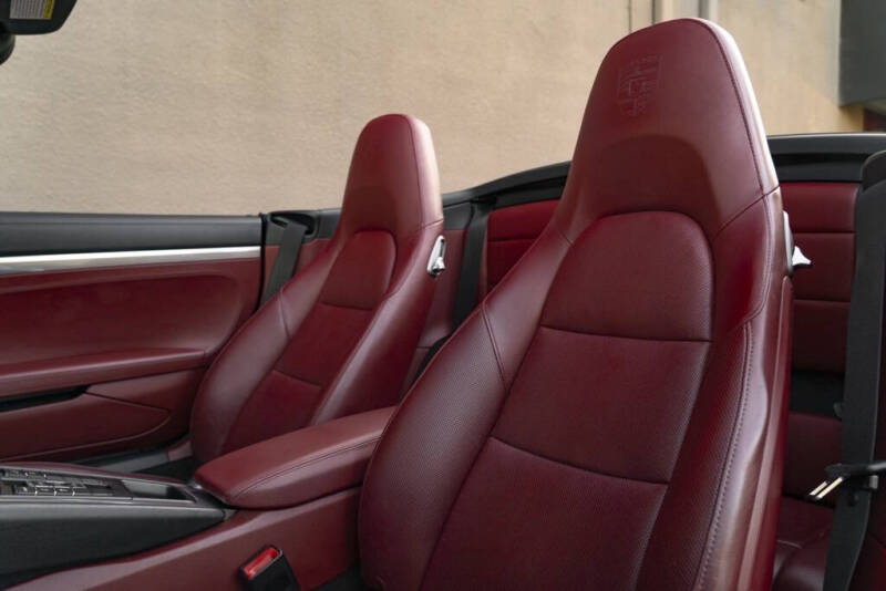 2019 Porsche 911 Carrera