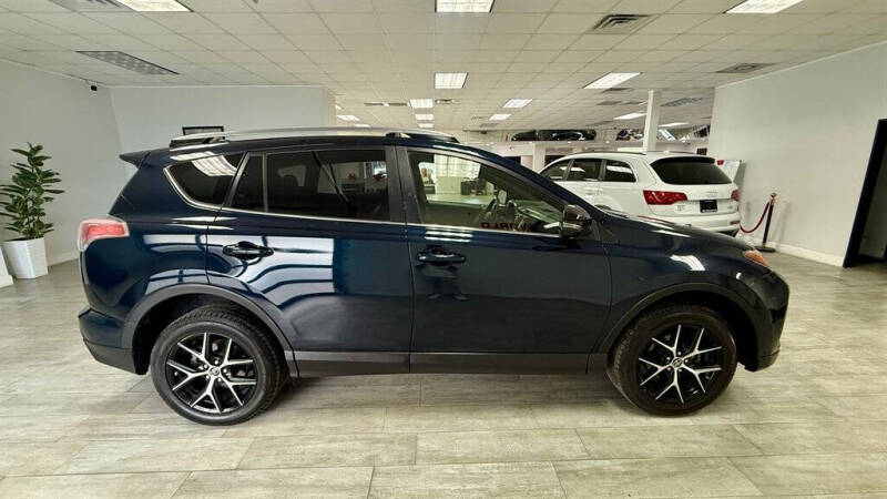 2017 Toyota RAV4 SE