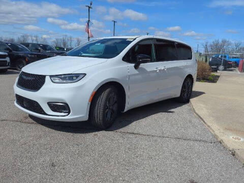 2026 Chrysler Pacifica Select