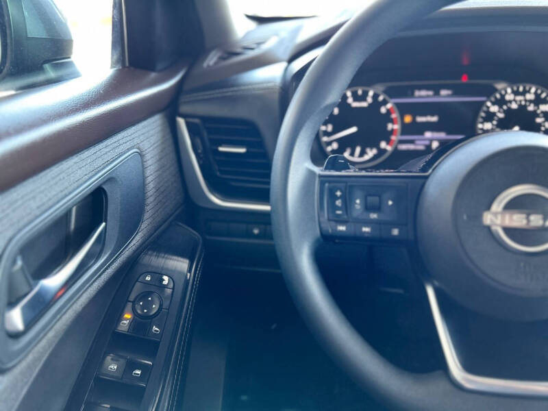 2022 Nissan Rogue SV