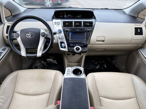 2013 Toyota Prius v Five