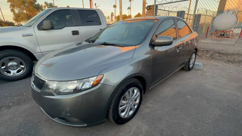 2013 Kia Forte for sale at 911 AUTO SALES LLC in Glendale AZ