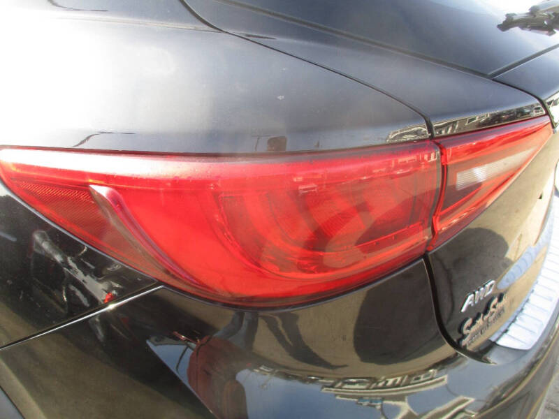 2018 Infiniti QX30 Essential