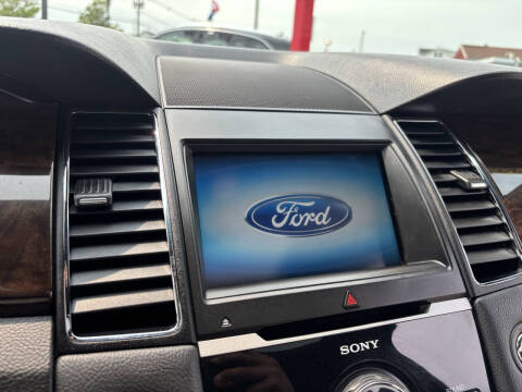 2015 Ford Taurus Limited