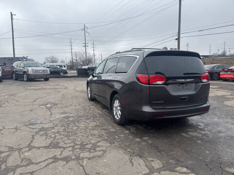 2020 Chrysler Voyager LXi